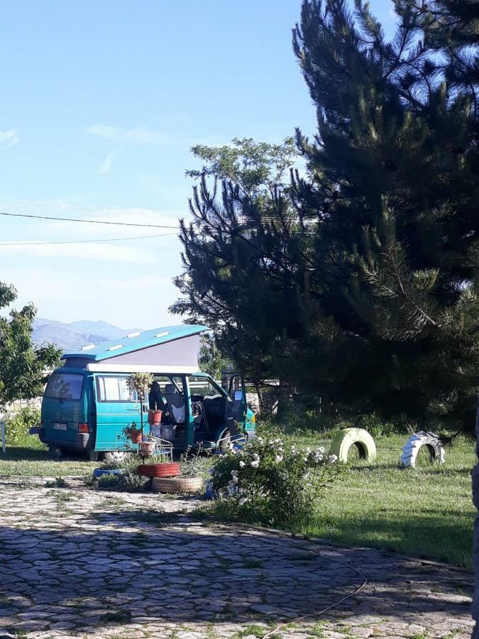 Отель Vila Verd Корча Экстерьер фото