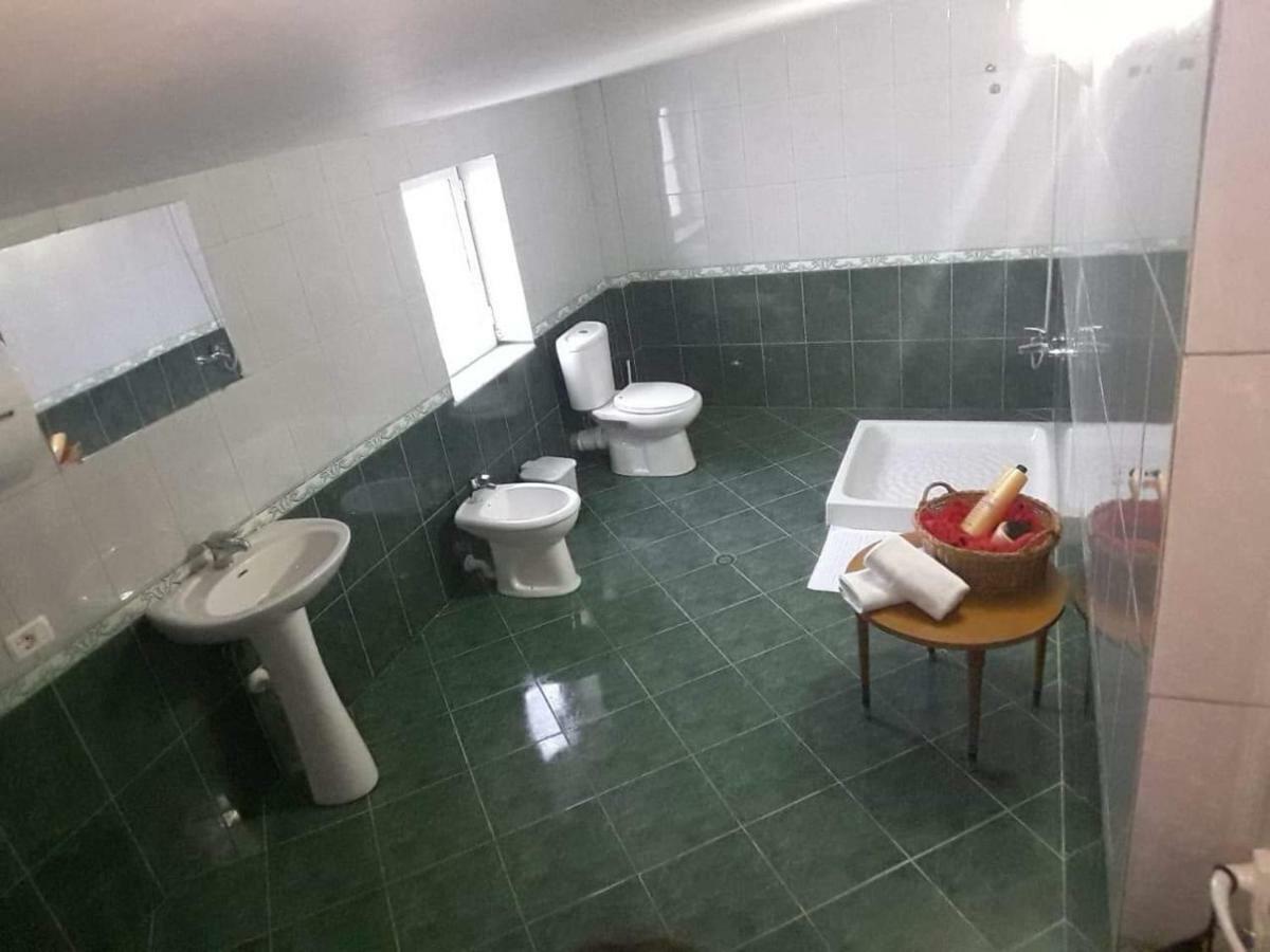 Отель Vila Verd Корча Экстерьер фото
